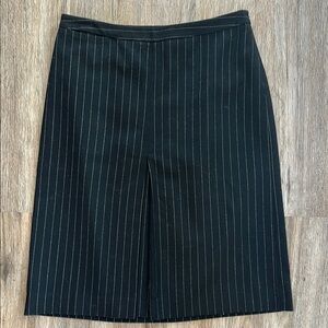 **VERY NICE** Ann Taylor Women’s BLACK PINSTRIPE SKIRT—SIZE 4